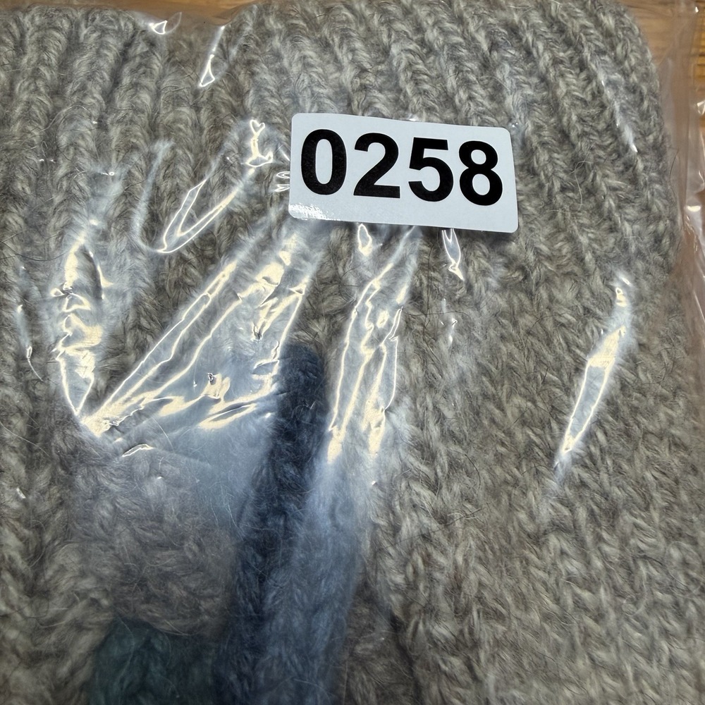 Vintage Abercrombie Fitch Cable Knit Shetland Wool Crewneck Sweater Sz M / L - Picture 15 of 15